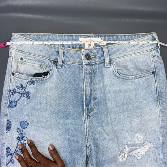 H&M mom fit jeans FIXED FIXED PRICE - Picture 7 of 7